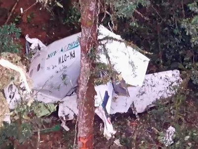 The wreckage of the crashed DHC-6